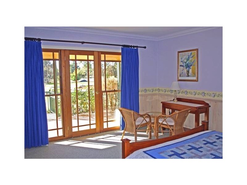 22 East Street, Howlong NSW 2643