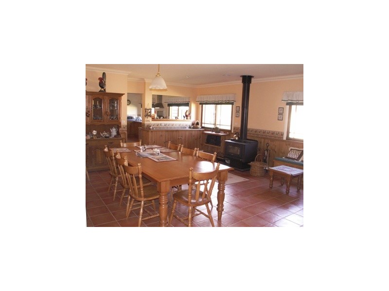 22 East Street, Howlong NSW 2643