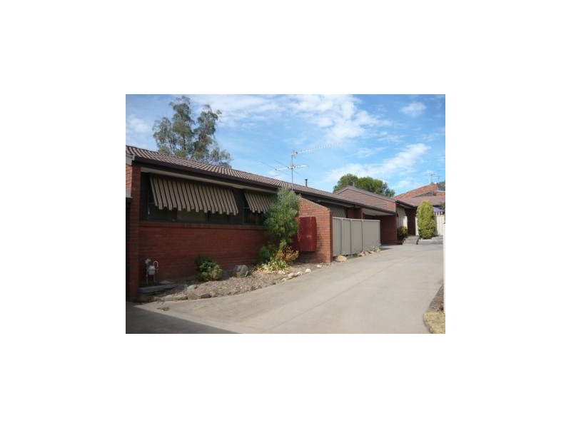 2/438 Solomon Street, West Albury NSW 2640