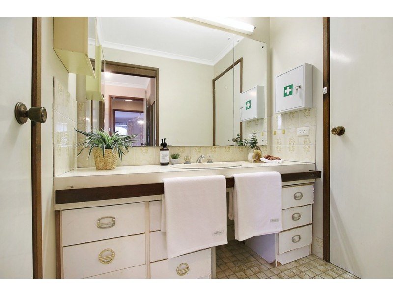 559 Iluka Crescent, Lavington NSW 2641