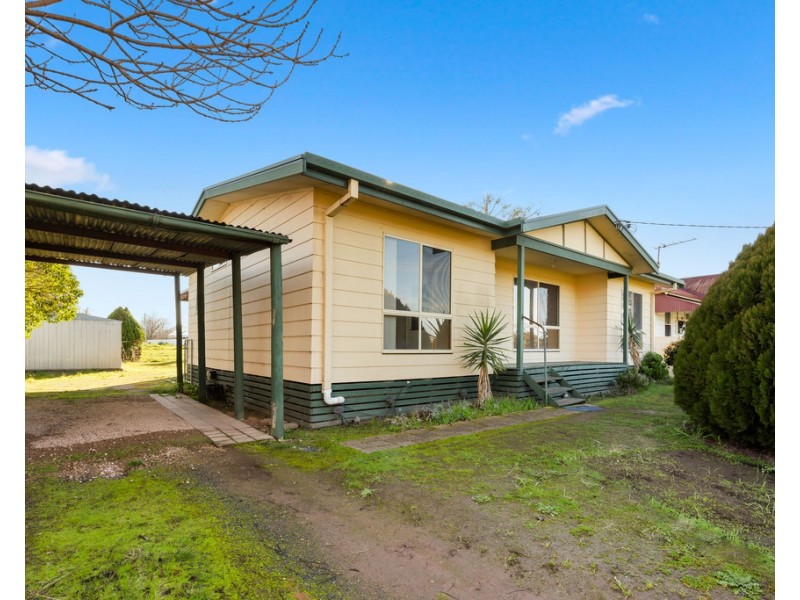 8 Rosler Parade, Henty NSW 2658