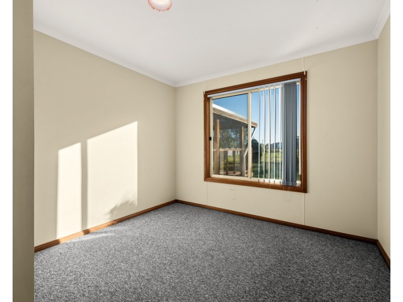 8 Rosler Parade, Henty NSW 2658