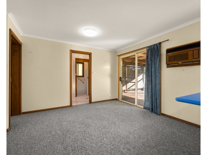 8 Rosler Parade, Henty NSW 2658