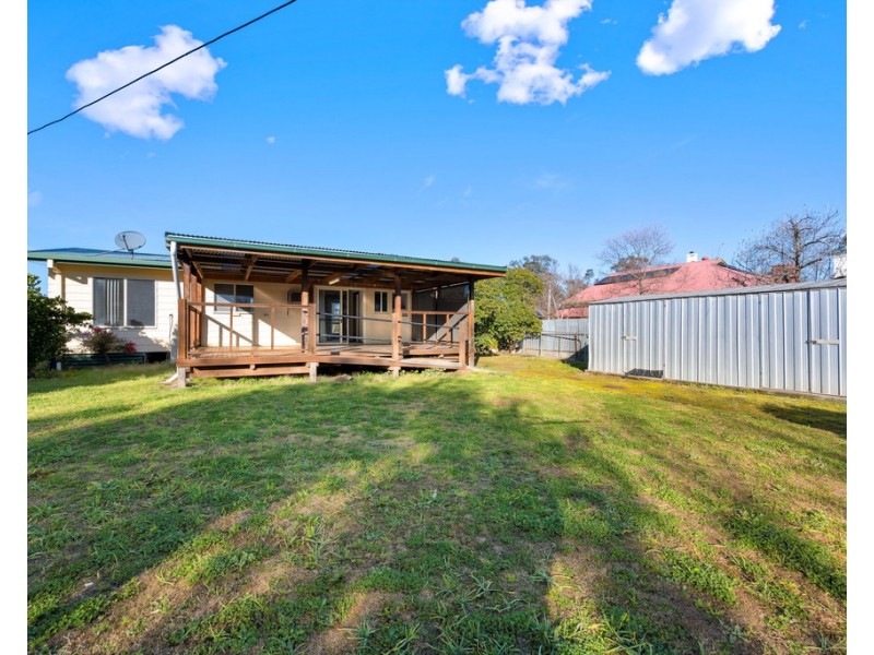 8 Rosler Parade, Henty NSW 2658