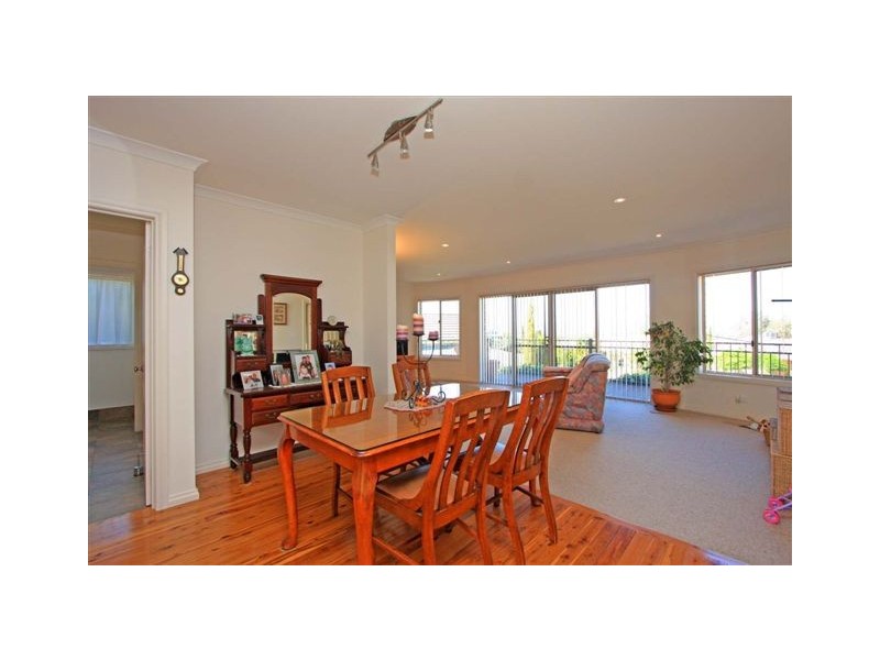 8 Klinberg Road, West Albury NSW 2640