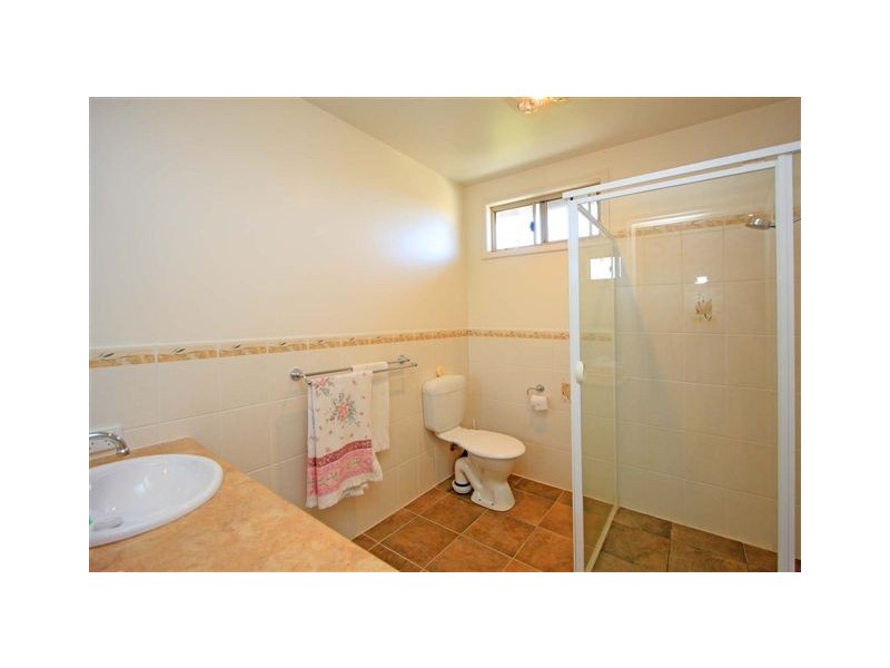 8 Klinberg Road, West Albury NSW 2640