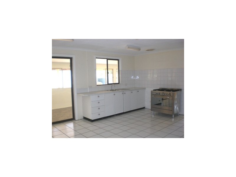 115 Short Street, Howlong NSW 2643