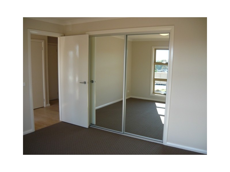 11 Lawson Circuit, Lavington NSW 2641