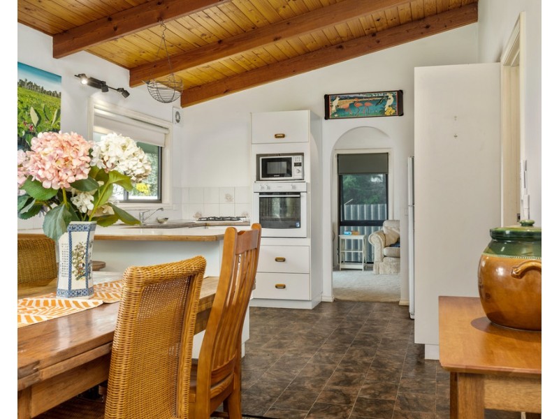 49 Howlong Road, Burrumbuttock NSW 2642