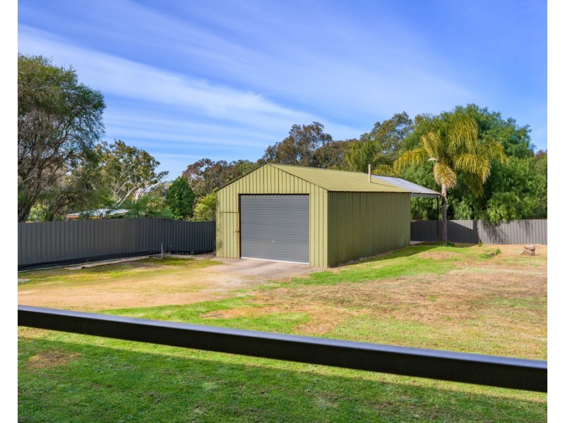 49 Howlong Road, Burrumbuttock NSW 2642