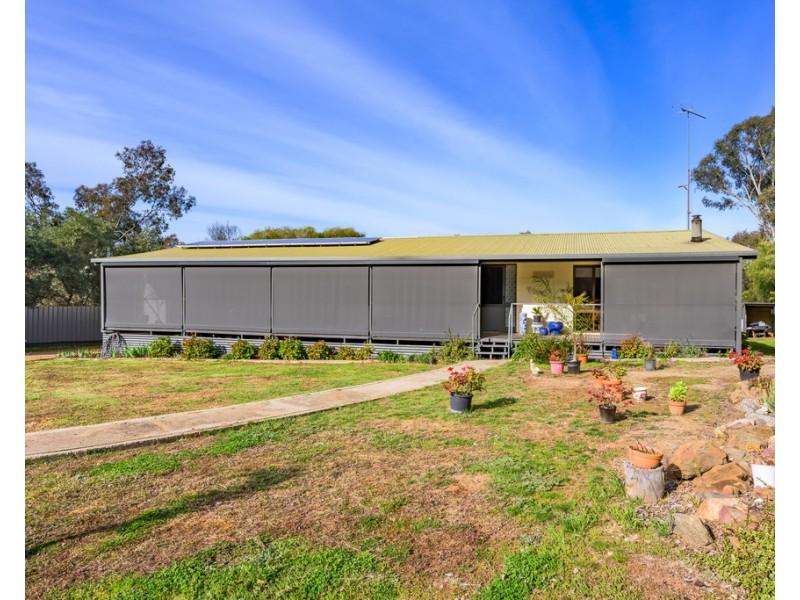 49 Howlong Road, Burrumbuttock NSW 2642