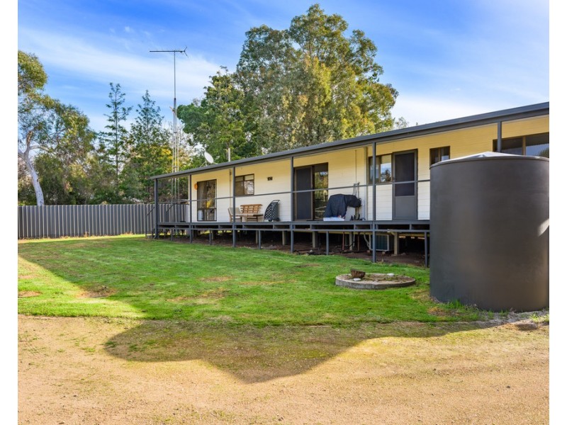 49 Howlong Road, Burrumbuttock NSW 2642