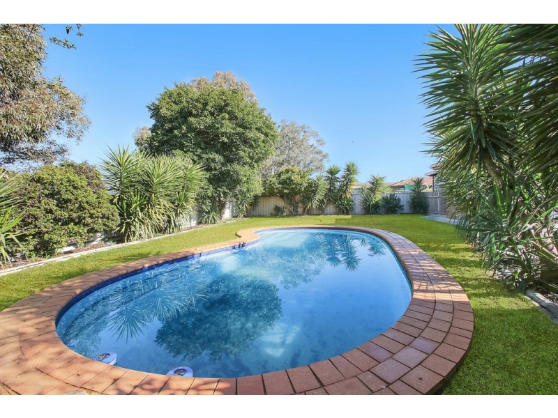 25 Neptune Drive, Lavington NSW 2641