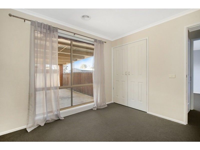 25 Neptune Drive, Lavington NSW 2641