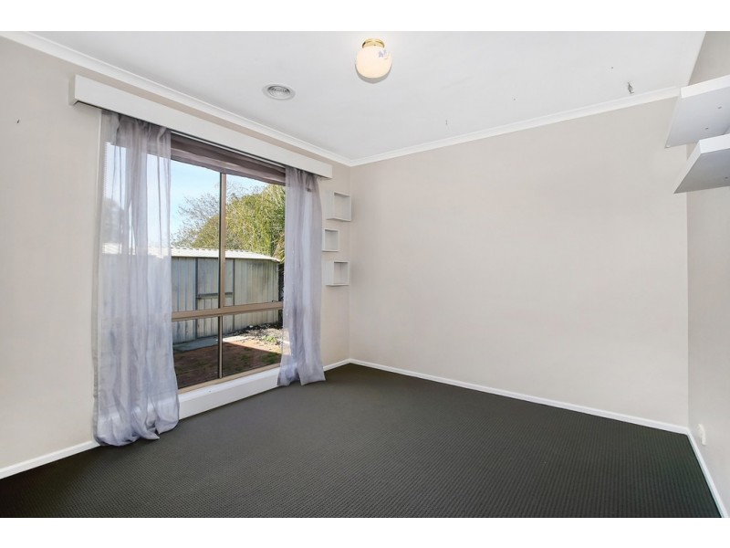 25 Neptune Drive, Lavington NSW 2641