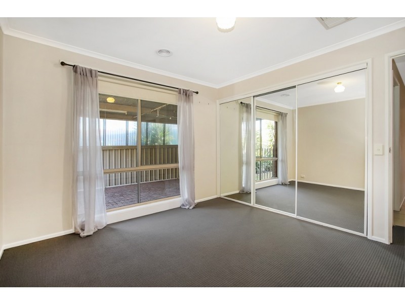 25 Neptune Drive, Lavington NSW 2641