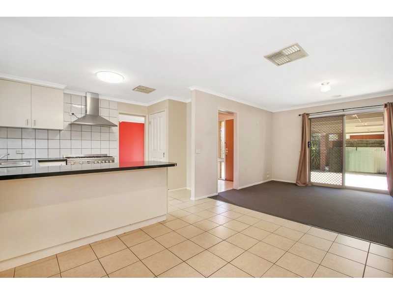 25 Neptune Drive, Lavington NSW 2641