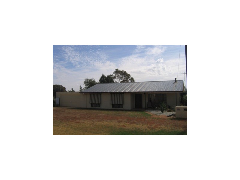 124 Redlands Road, Corowa NSW 2646