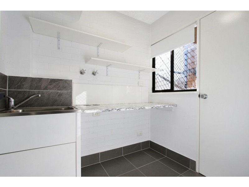 19/429 McDonald Road, Lavington NSW 2641