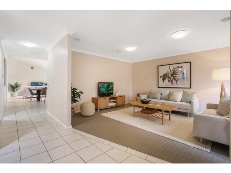 18 Warbler Street, Thurgoona NSW 2640