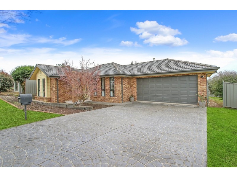 18 Warbler Street, Thurgoona NSW 2640