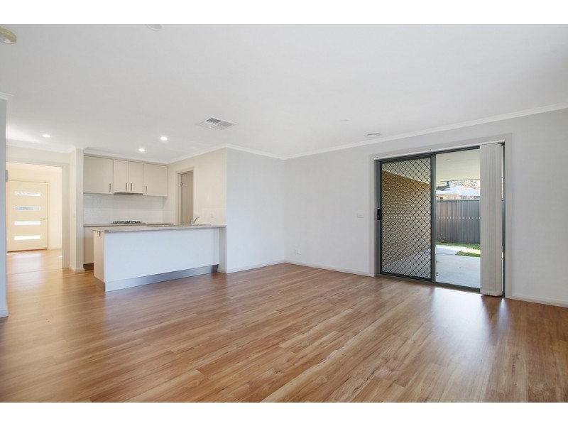 8 Weissel Court, Thurgoona NSW 2640