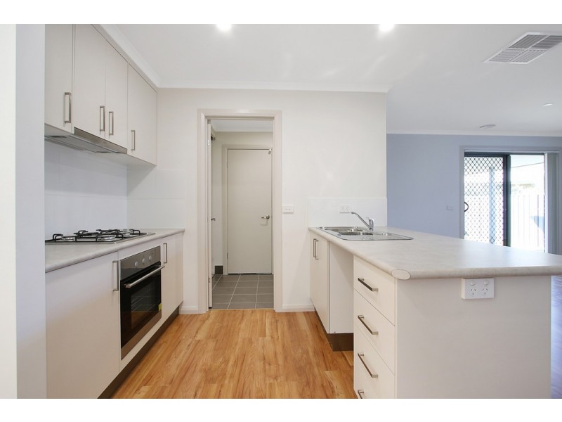 8 Weissel Court, Thurgoona NSW 2640