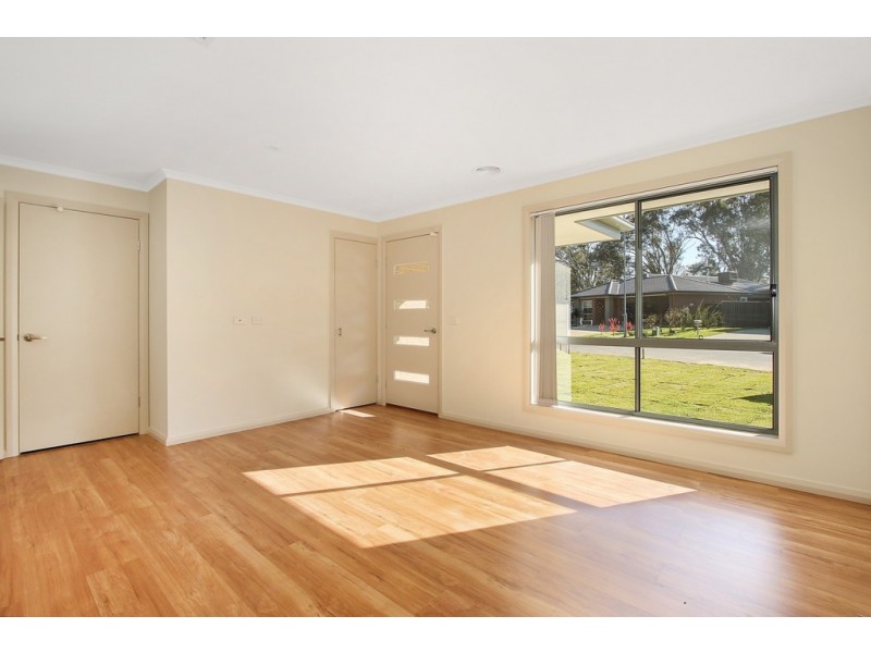 8 Weissel Court, Thurgoona NSW 2640