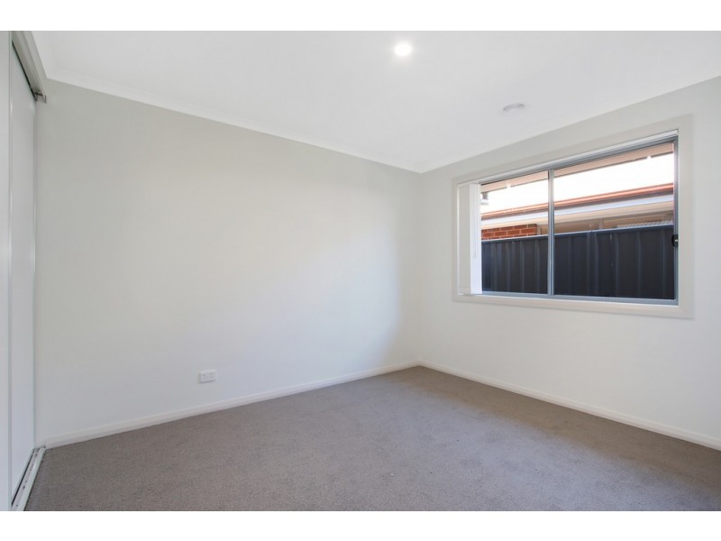 8 Weissel Court, Thurgoona NSW 2640