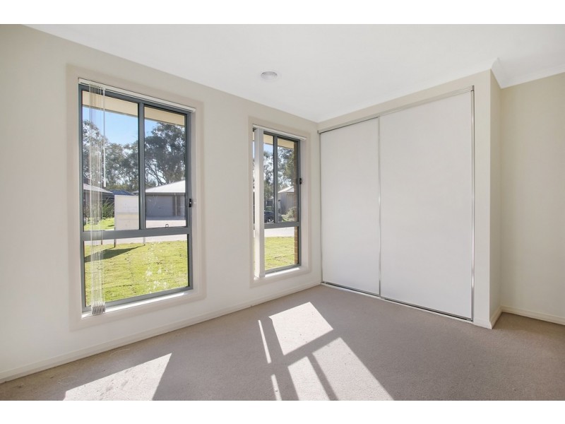 8 Weissel Court, Thurgoona NSW 2640