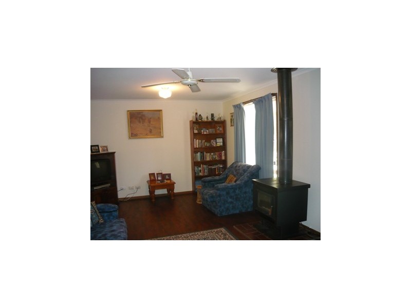 21 East Street, Howlong NSW 2643
