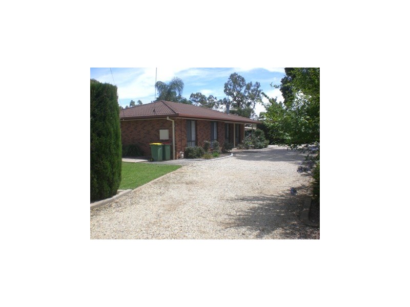 21 East Street, Howlong NSW 2643