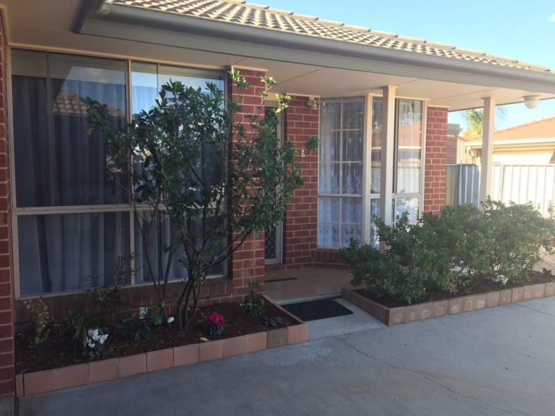 2/4 Rachel Court, Lavington NSW 2641