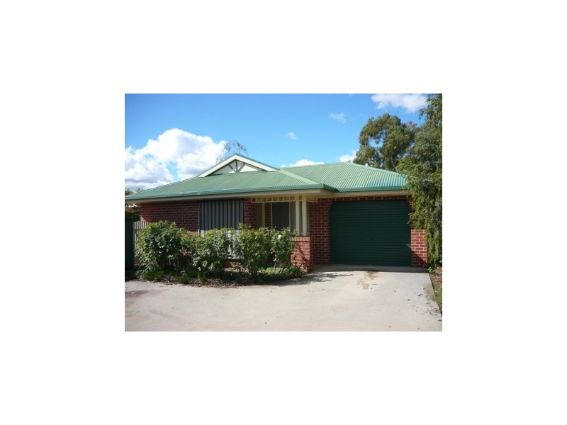 2/436 Romani Drive, Lavington NSW 2641