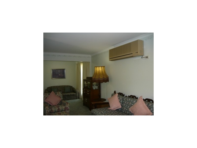 2/436 Romani Drive, Lavington NSW 2641