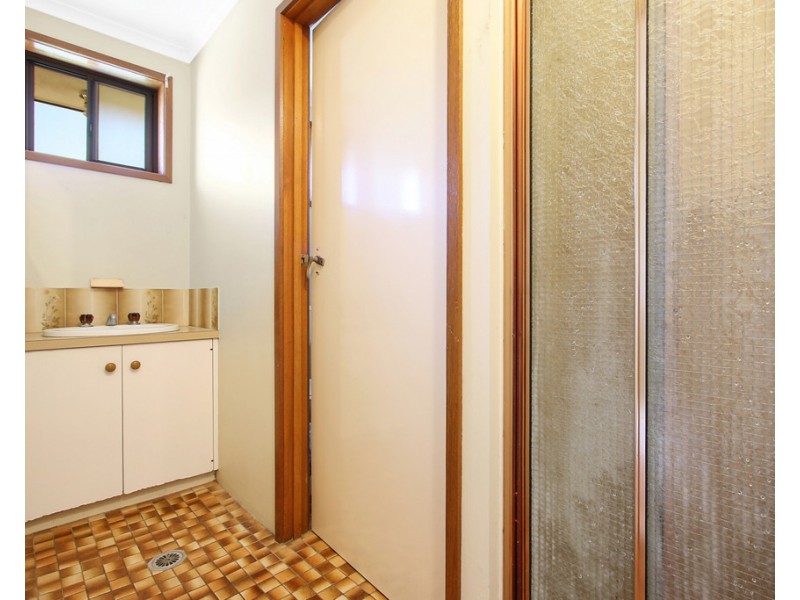 2/612 Hague Street, Lavington NSW 2641