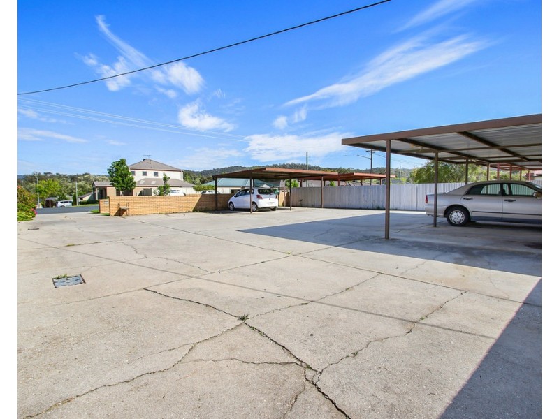 2/612 Hague Street, Lavington NSW 2641