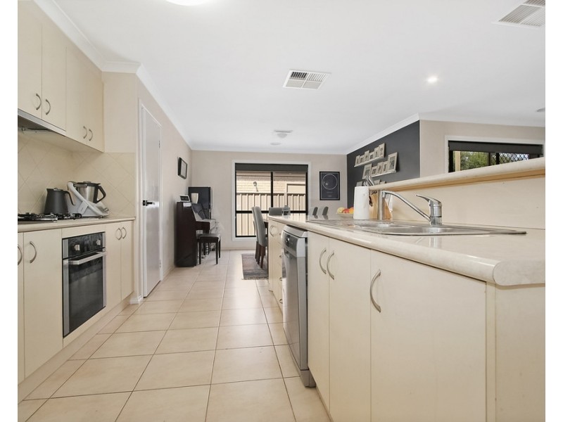32 Chafia Place, Springdale Heights NSW 2641