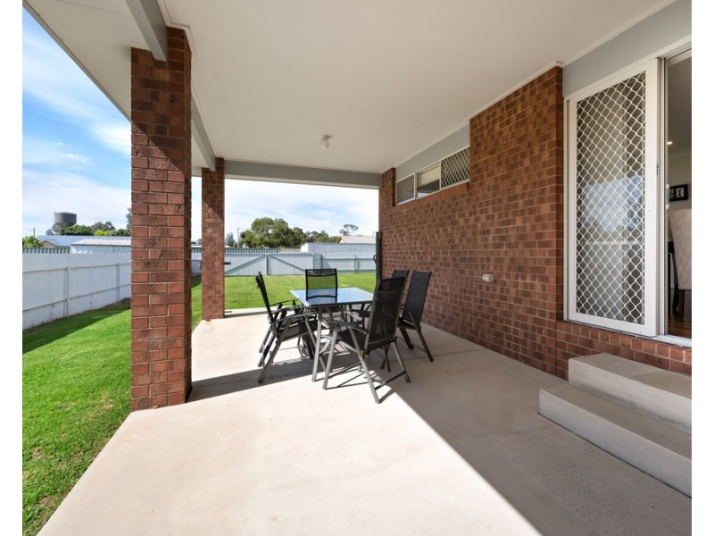 11 Melrose Street, Culcairn NSW 2660