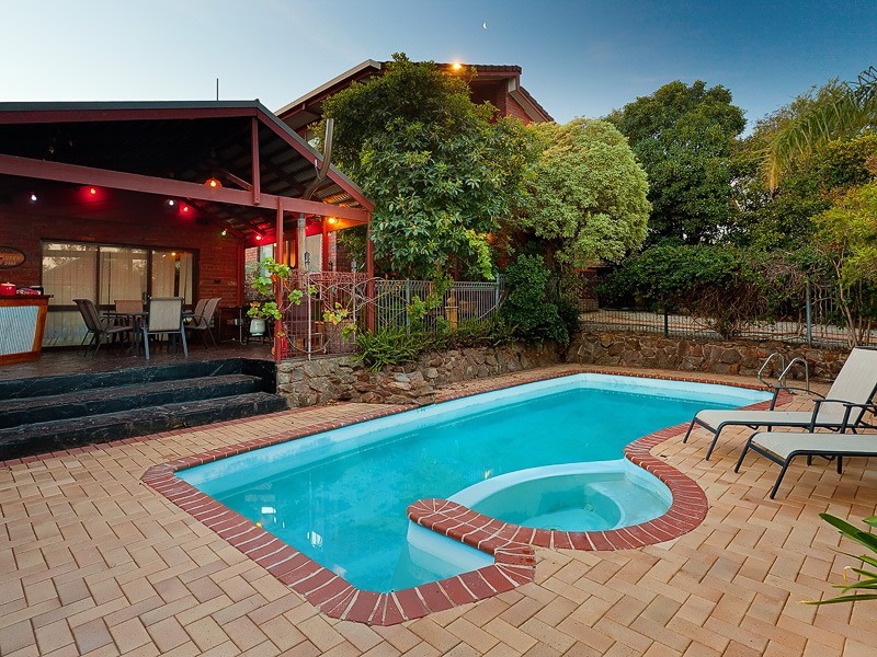 38 Mountain View Drive, Lavington NSW 2641