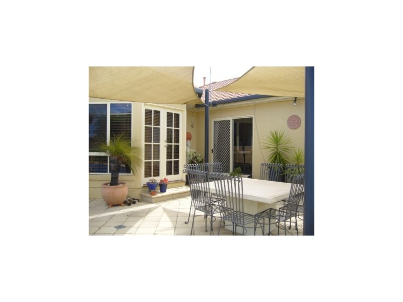 72  Saville Avenue, Lavington NSW 2641