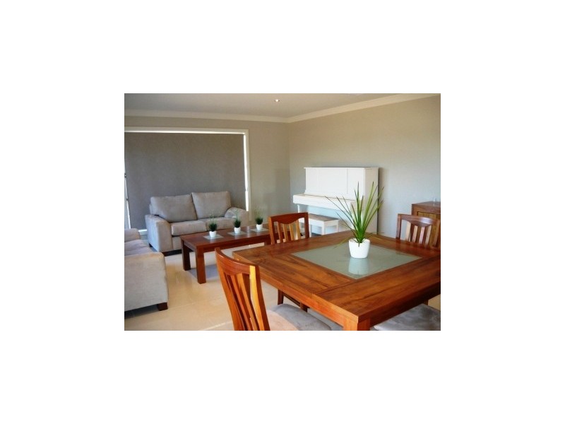 15 Lawson Circuit, Lavington NSW 2641