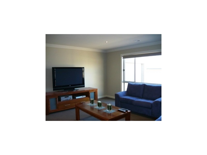 15 Lawson Circuit, Lavington NSW 2641