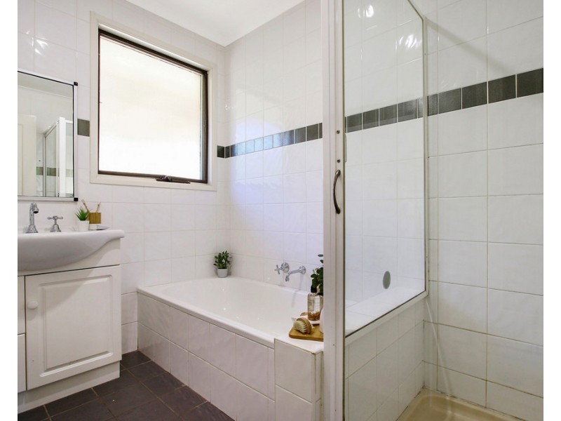 520 Munro Street, Hamilton Valley NSW 2641