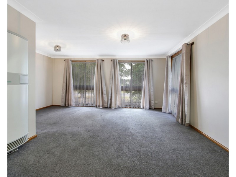 422 Leonie Court, Lavington NSW 2641