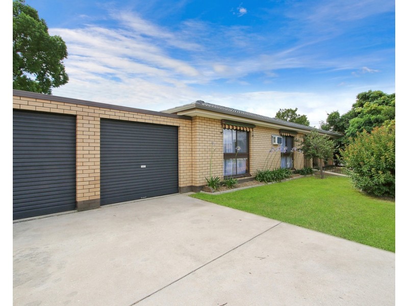422 Leonie Court, Lavington NSW 2641