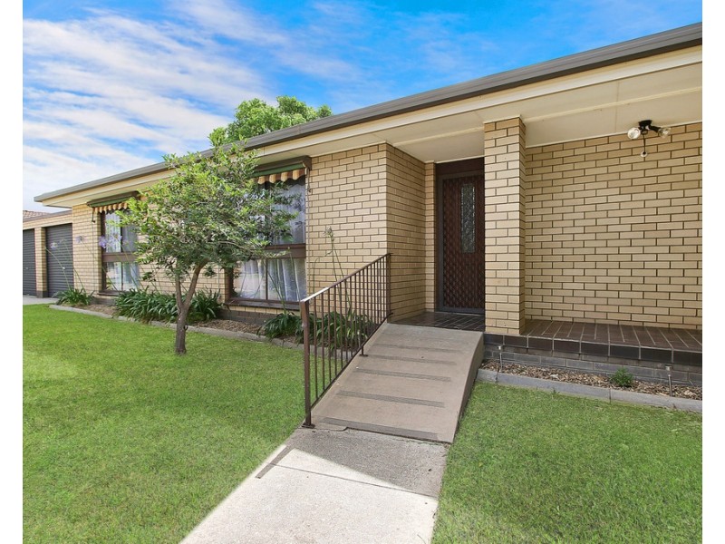 422 Leonie Court, Lavington NSW 2641