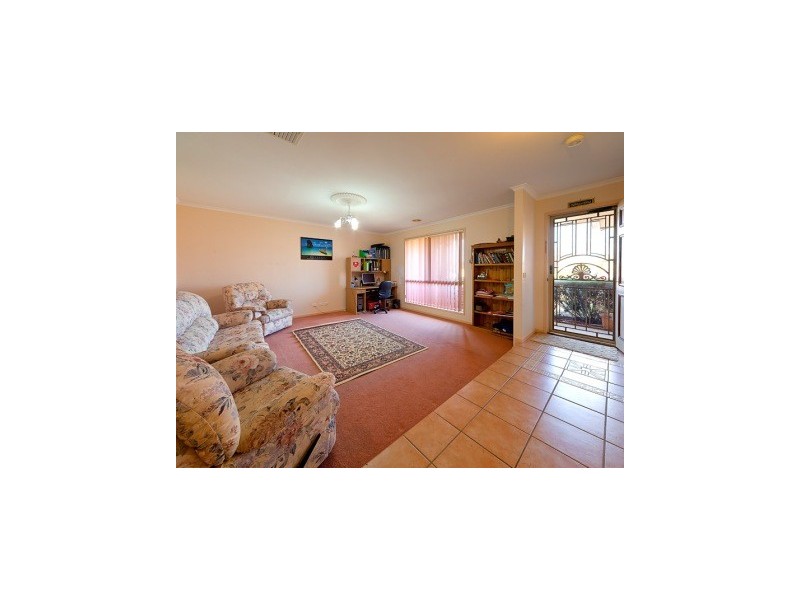 71  Dumbrell Circuit (NORRIS PARK), Lavington NSW 2641