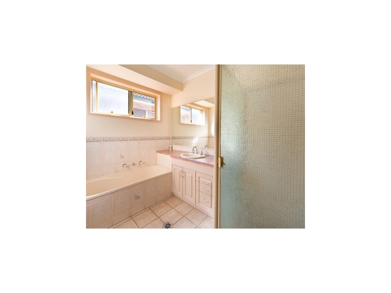 71  Dumbrell Circuit (NORRIS PARK), Lavington NSW 2641