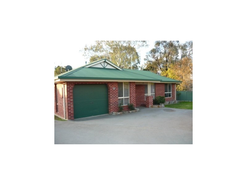 Unit 1/495 Rose Street, Lavington NSW 2641